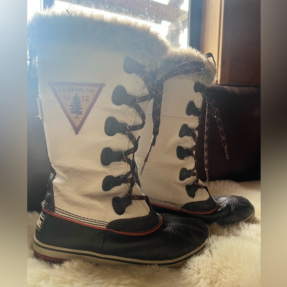 Sold - LL Bean Mid Rise Snow Boot 7 - Picture 2 of 8
